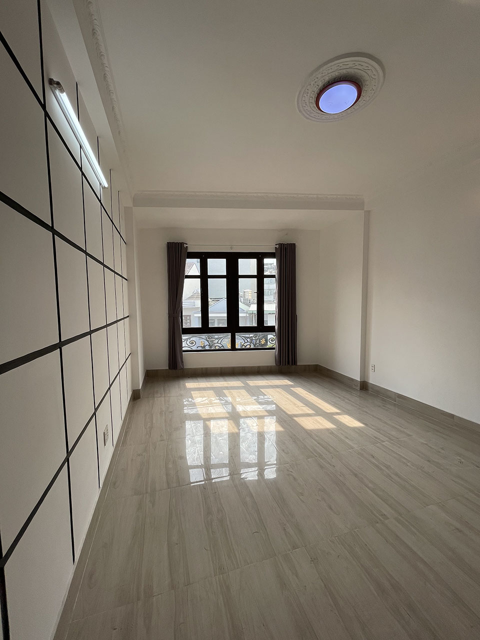 Bán nhà Phạm Cư Lượng Tân Bình Hầm đổ ôtô, 5 lầu, thang máy, khu VIP T.S.Nhất, có HĐ thuê 45tr/th